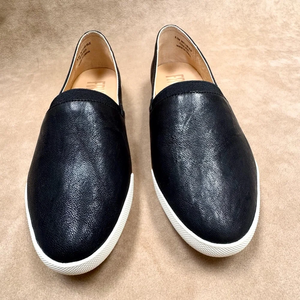 New Frye Melanie Soft Leather Slip On Flats Sneakers Black Leather 8.5 Box - Picture 4 of 13